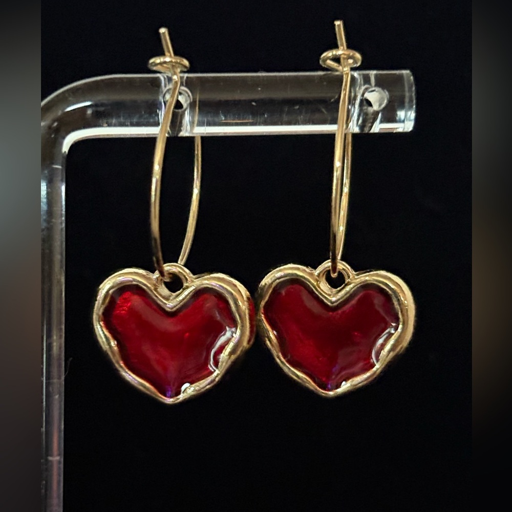 Gold Tone Wire Hoop Earrings with Liquid Red Heart Charm NEW